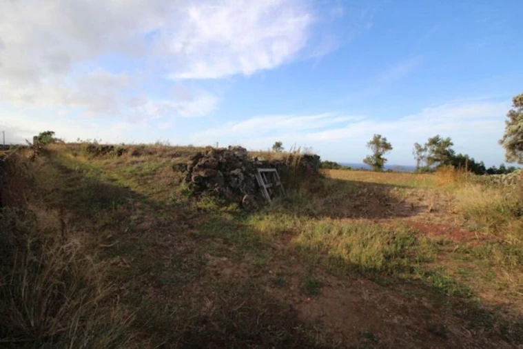 Terreno para Venda em Calhetas Foto 4