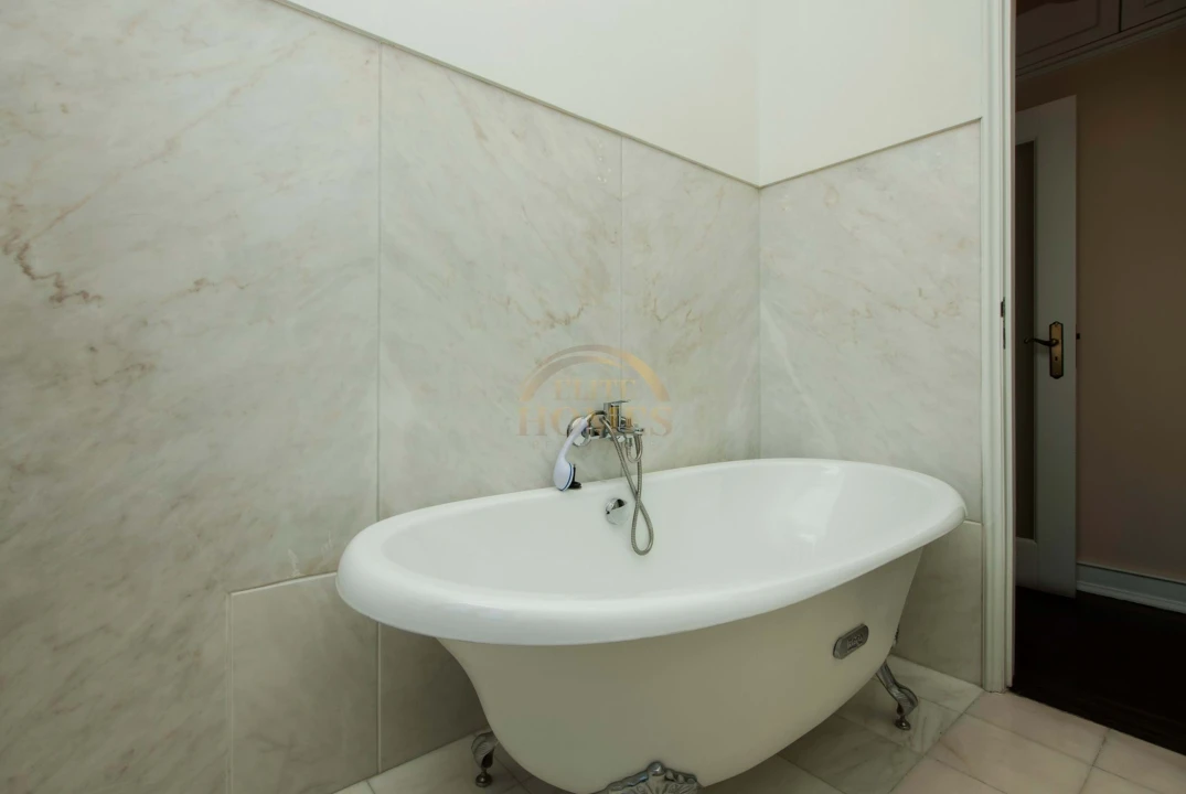 Moradia T8 para Venda em Alvalade Foto 20