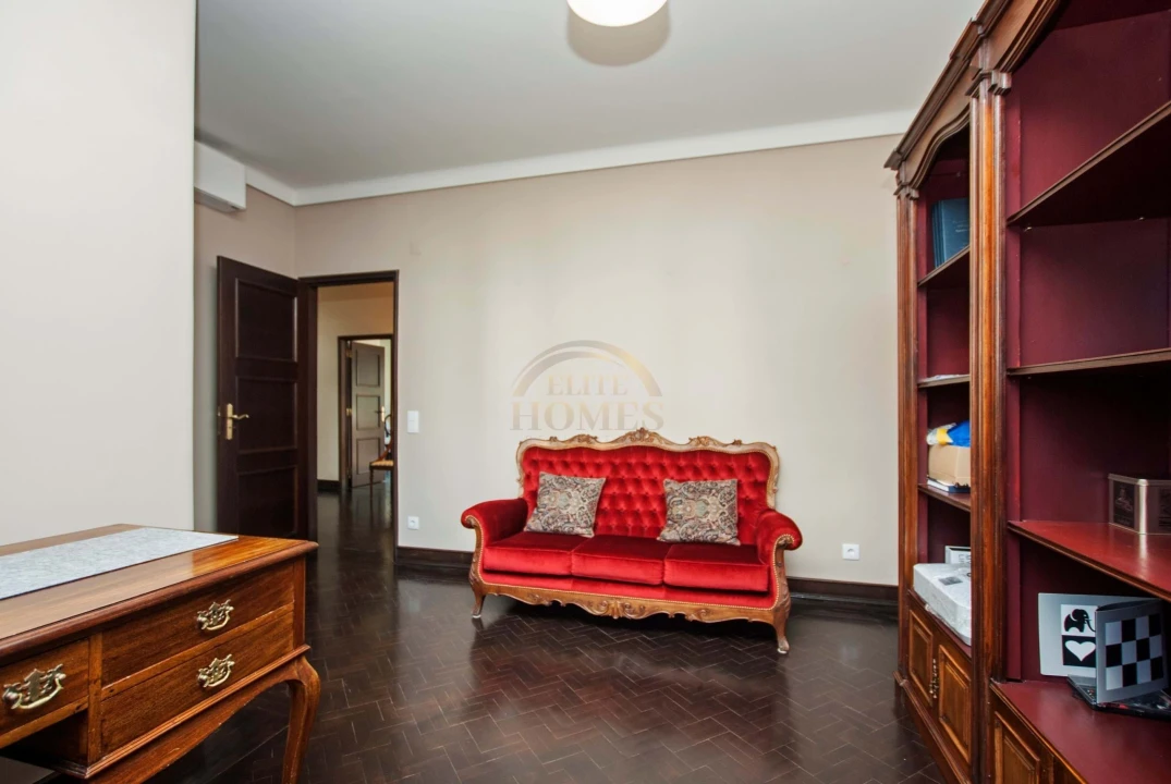 Moradia T8 para Venda em Alvalade Foto 23