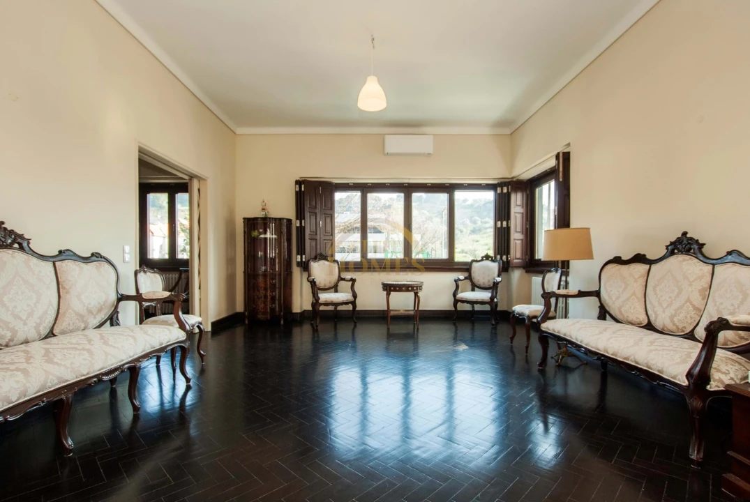 Moradia T8 para Venda em Alvalade Foto 7