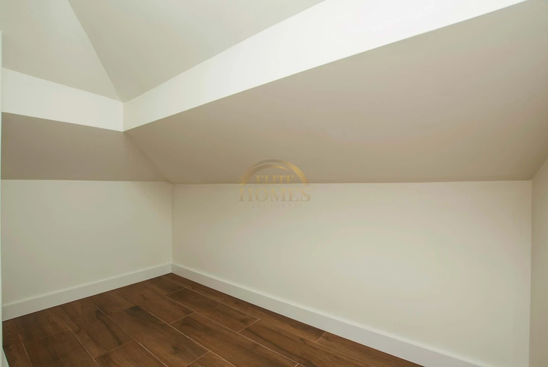 Moradia T8 para Venda em Alvalade Foto 54