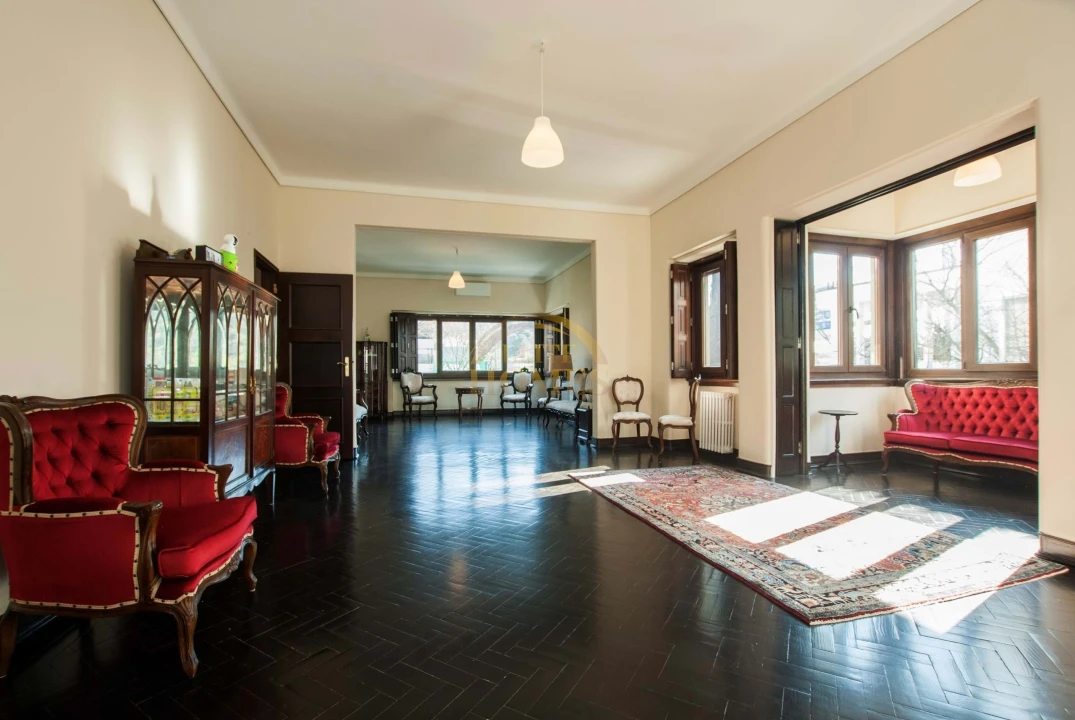 Moradia T8 para Venda em Alvalade Foto 13