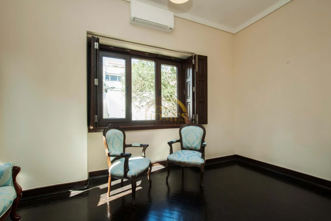 Moradia T8 para Venda em Alvalade Foto 11