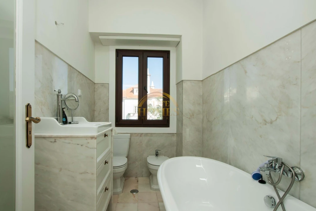 Moradia T8 para Venda em Alvalade Foto 18