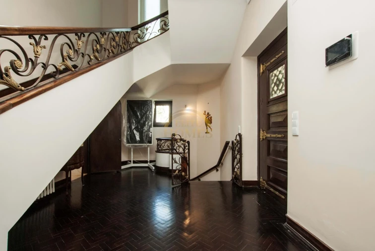 Moradia T8 para Venda em Alvalade Foto 3