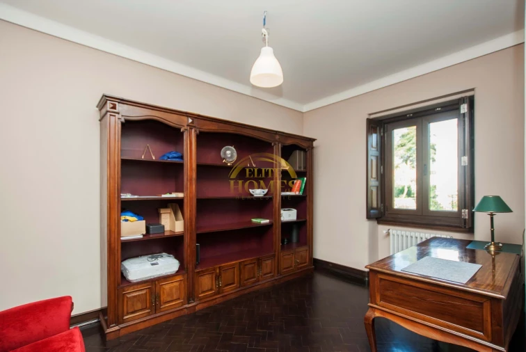 Moradia T8 para Venda em Alvalade Foto 21