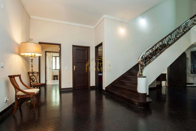 Moradia T8 para Venda em Alvalade Foto 14