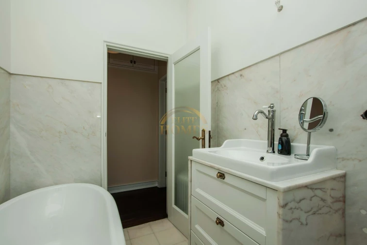 Moradia T8 para Venda em Alvalade Foto 19