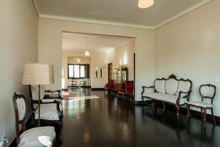 Moradia T8 para Venda em Alvalade Foto 8