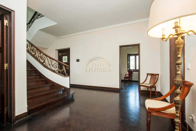 Moradia T8 para Venda em Alvalade Foto 4