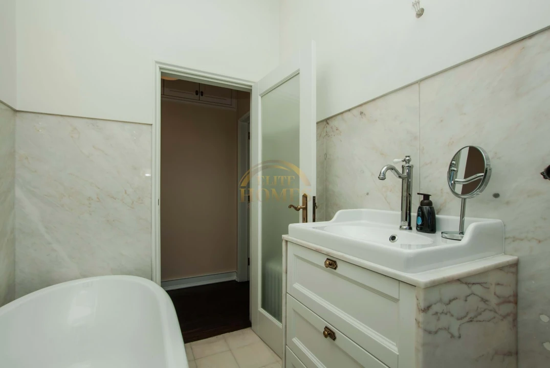 Moradia T8 para Venda em Alvalade Foto 19