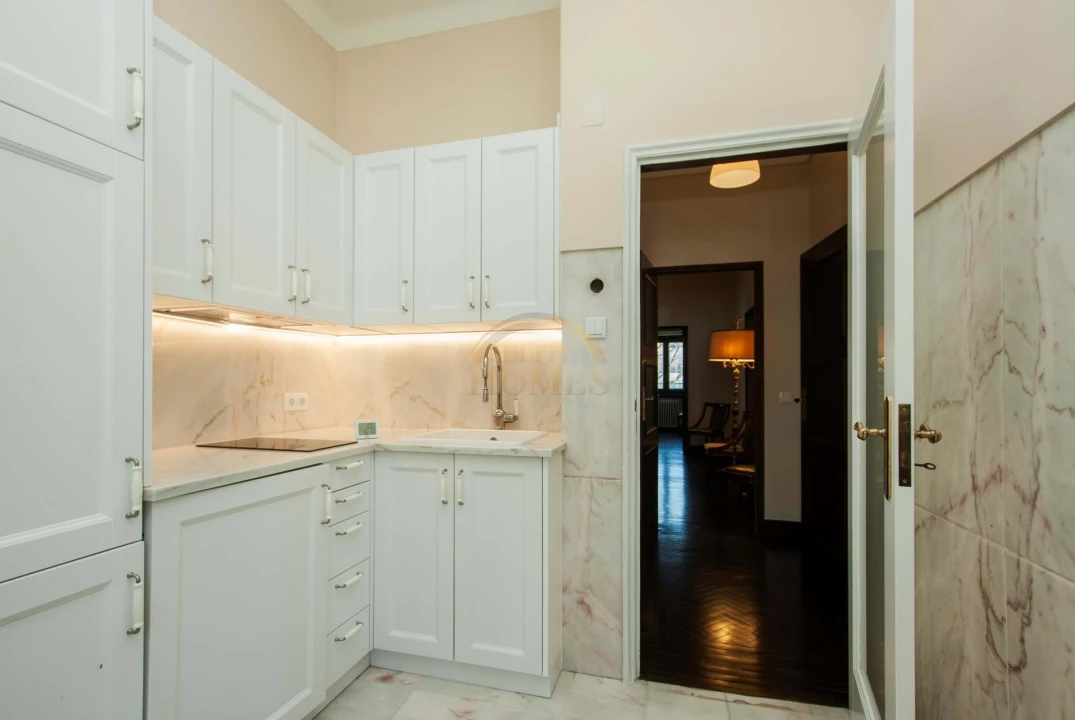 Moradia T8 para Venda em Alvalade Foto 26