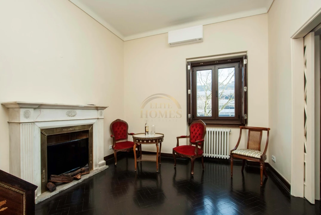 Moradia T8 para Venda em Alvalade Foto 5