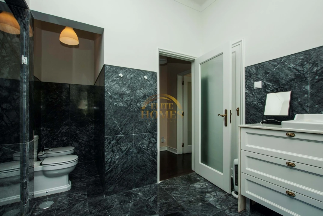 Moradia T8 para Venda em Alvalade Foto 38