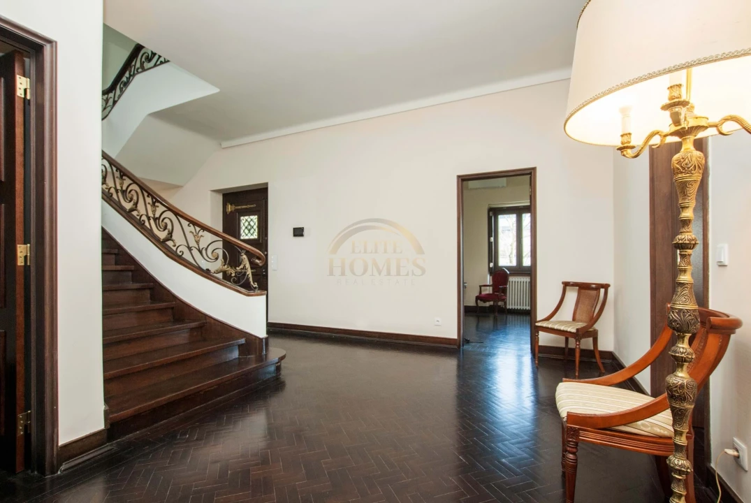 Moradia T8 para Venda em Alvalade Foto 4