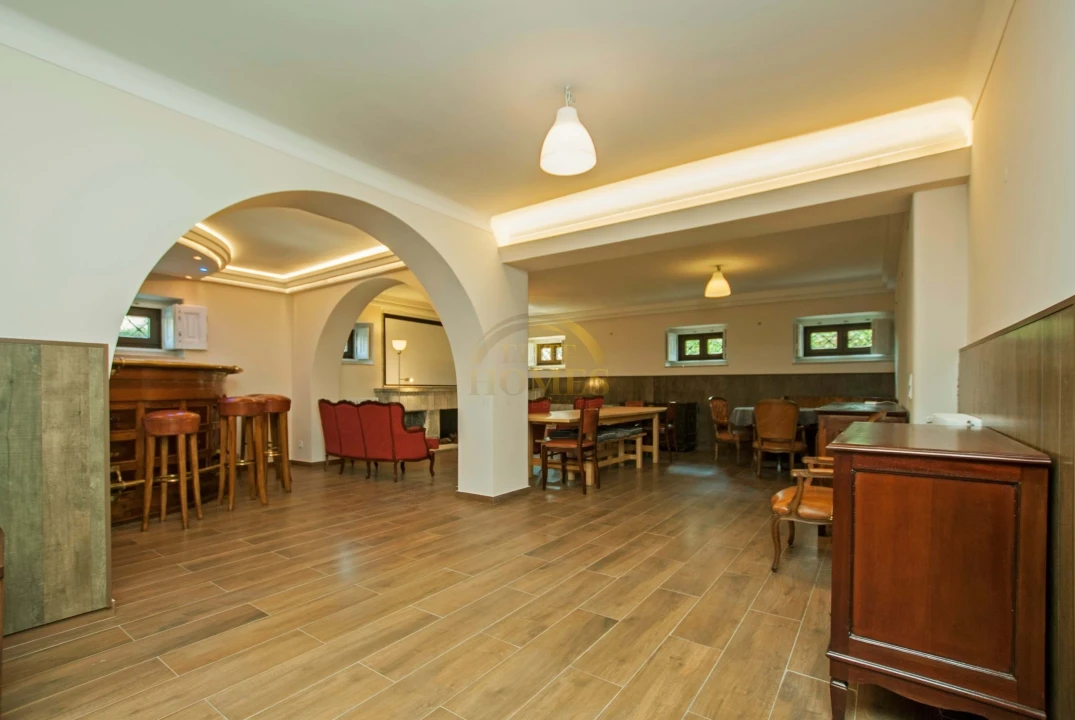 Moradia T8 para Venda em Alvalade Foto 59