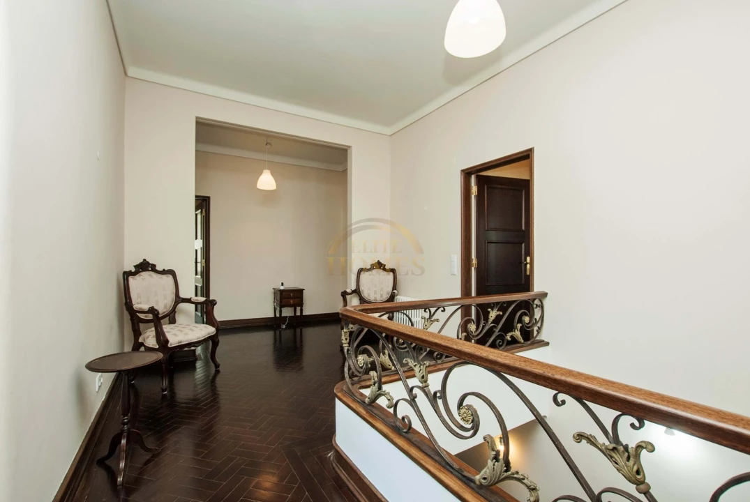 Moradia T8 para Venda em Alvalade Foto 30