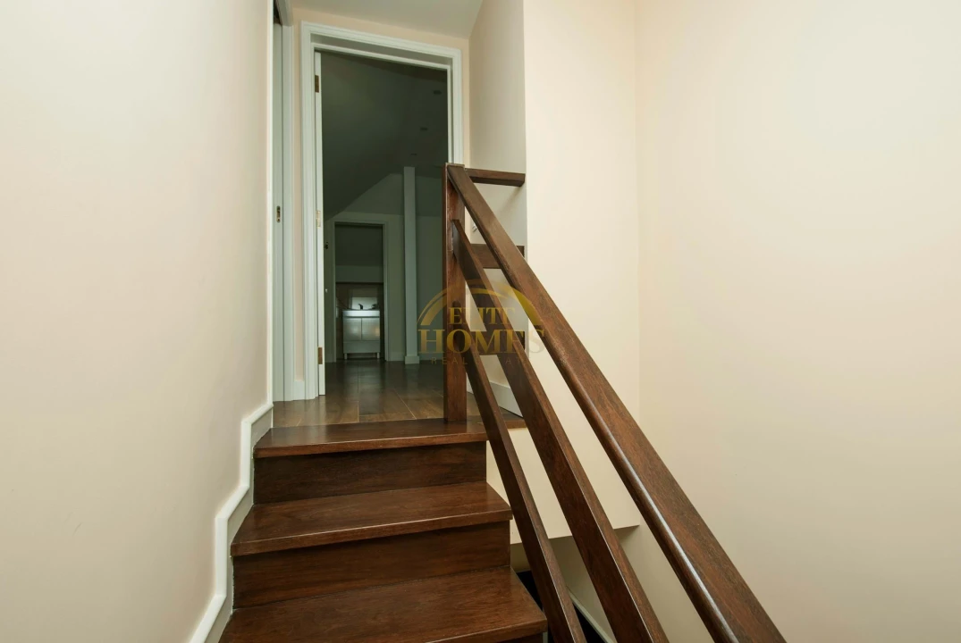 Moradia T8 para Venda em Alvalade Foto 50