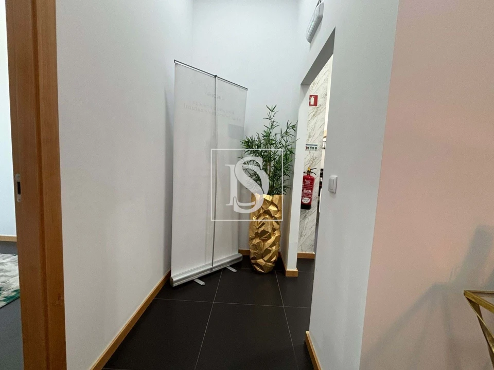 Negócio para Venda em Santa Maria Maior e Monserrate e Meadela Foto 16