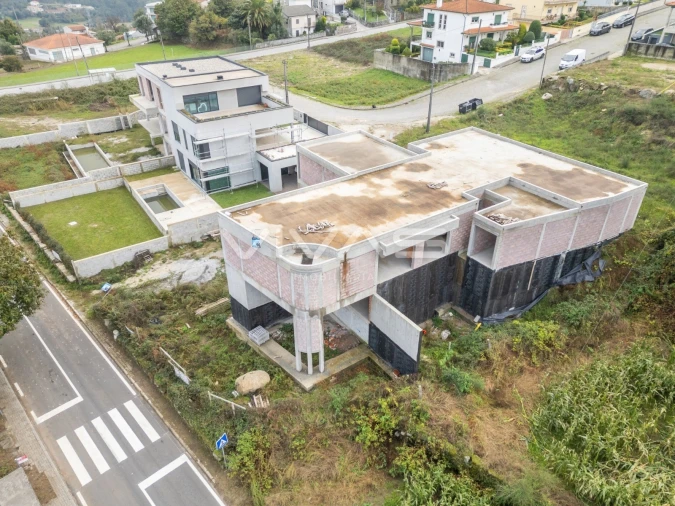 Moradia T4 para Venda em Espinho Foto 6