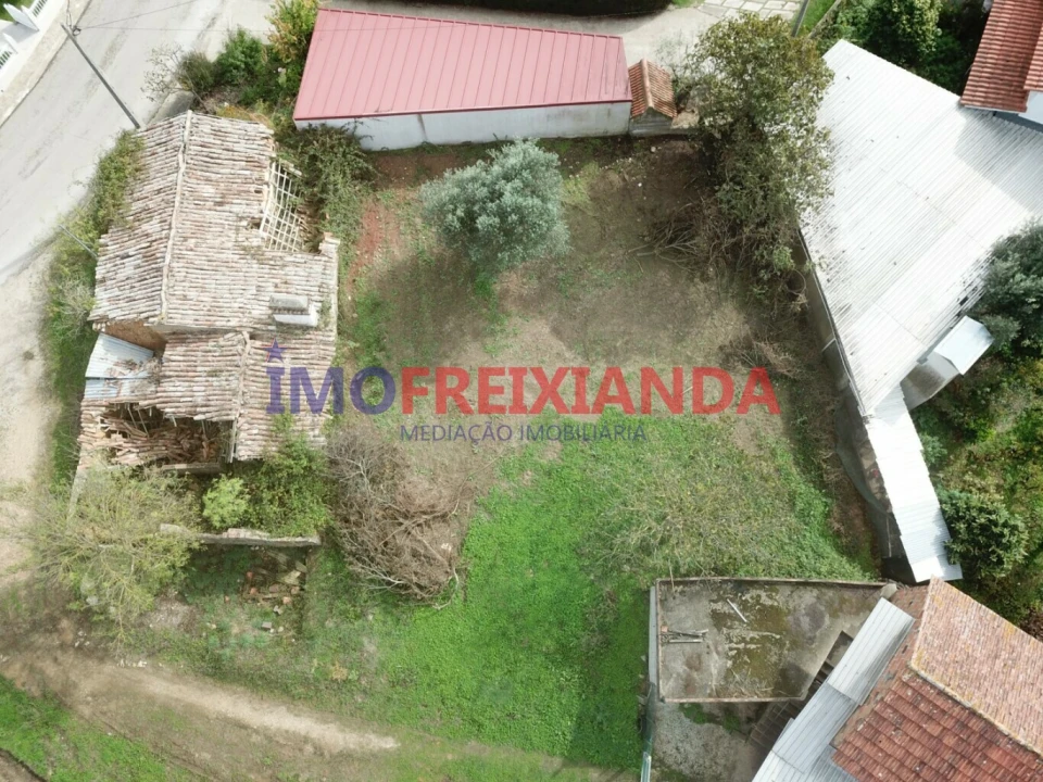 Moradia T2 para Venda em Freixianda, Ribeira do Fárrio e Formigais Foto 4