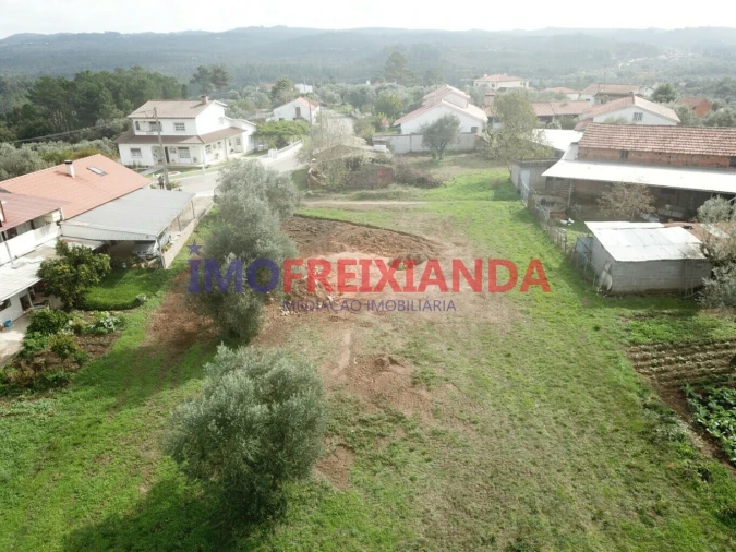 Moradia T2 para Venda em Freixianda, Ribeira do Fárrio e Formigais Foto 1