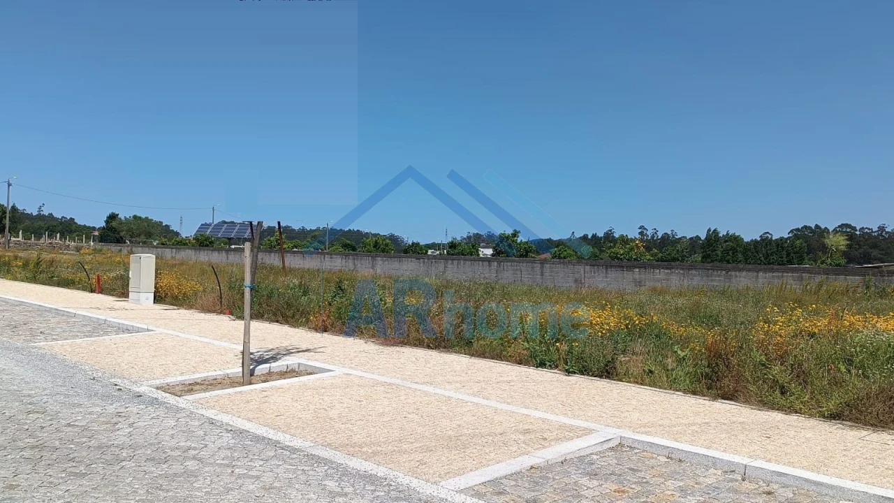 Terreno para Venda em Gião Foto 1