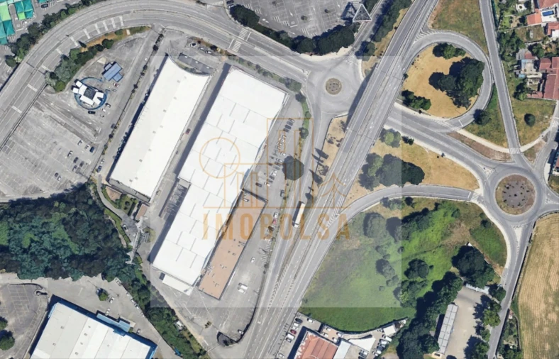 Loja para Venda em Castêlo da Maia