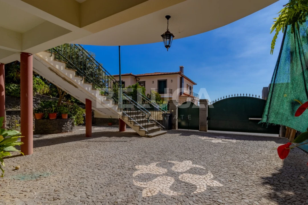 Moradia T4 para Venda em Funchal (Santa Maria Maior) Foto 16