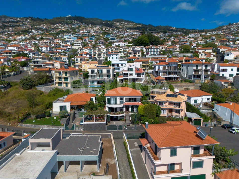 Moradia T4 para Venda em Funchal (Santa Maria Maior) Foto 62