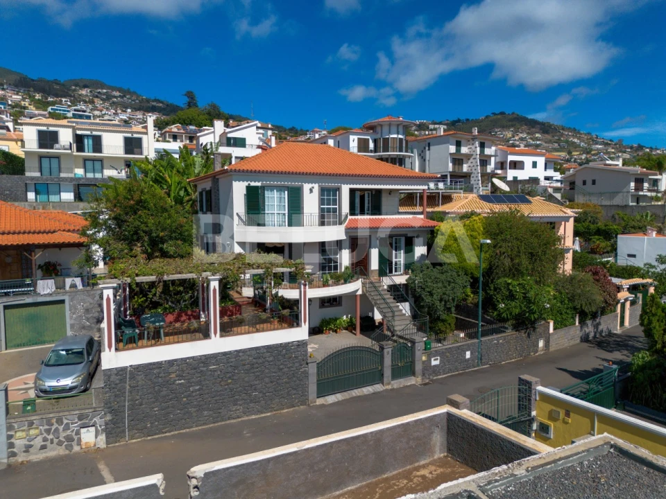 Moradia T4 para Venda em Funchal (Santa Maria Maior) Foto 69