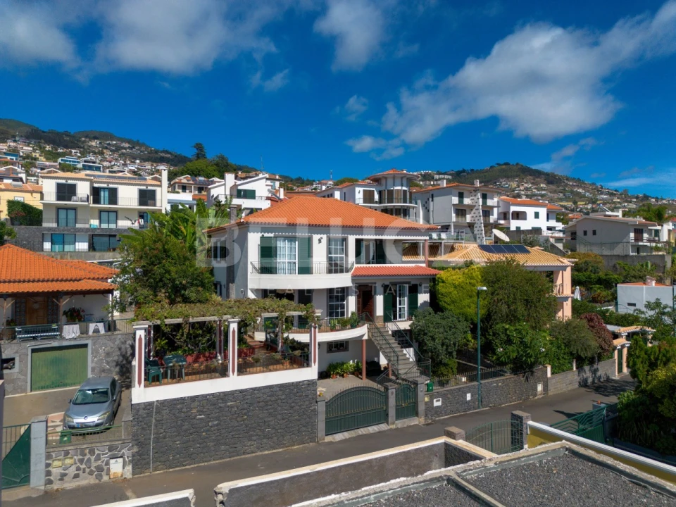 Moradia T4 para Venda em Funchal (Santa Maria Maior) Foto 71