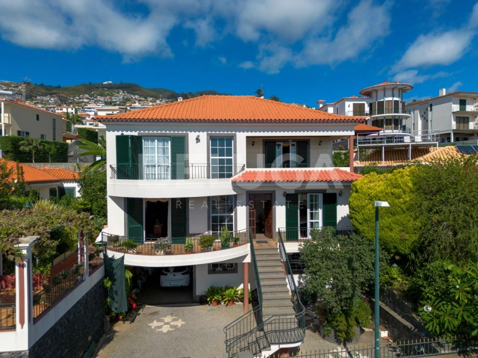 Moradia T4 para Venda em Funchal (Santa Maria Maior) Foto 76