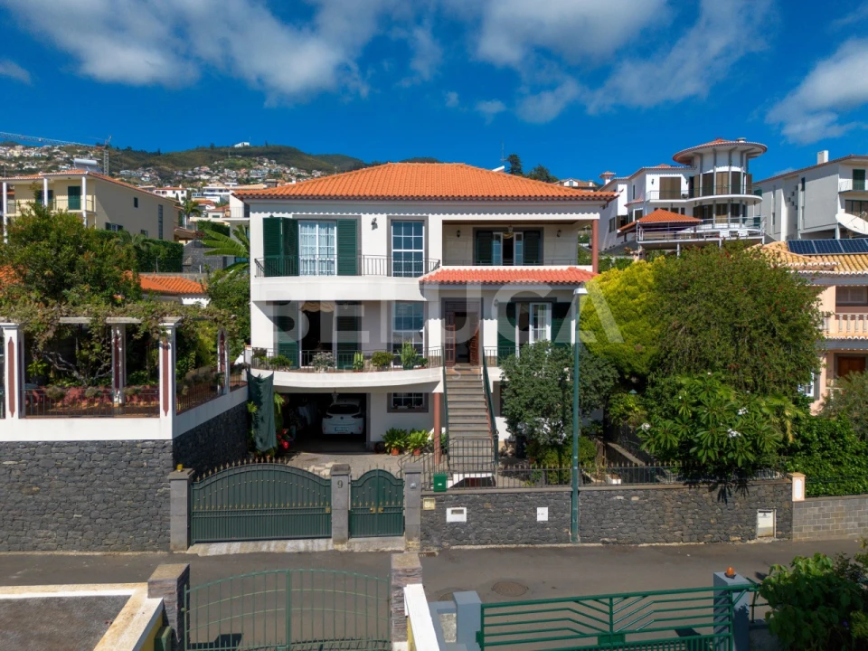 Moradia T4 para Venda em Funchal (Santa Maria Maior) Foto 77