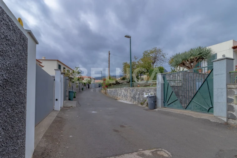 Moradia T4 para Venda em Funchal (Santa Maria Maior) Foto 8