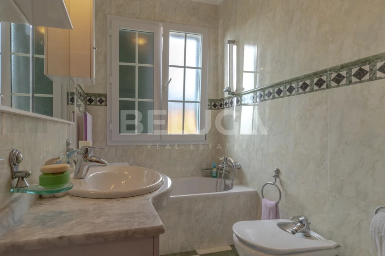 Moradia T4 para Venda em Funchal (Santa Maria Maior) Foto 35