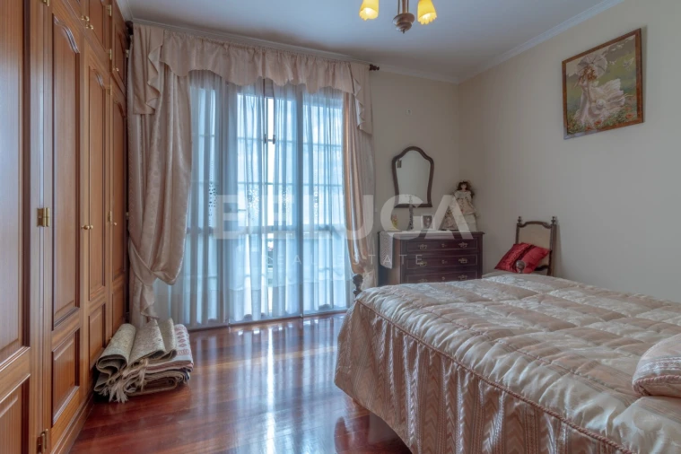 Moradia T4 para Venda em Funchal (Santa Maria Maior) Foto 37