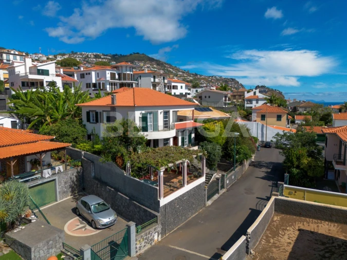 Moradia T4 para Venda em Funchal (Santa Maria Maior) Foto 72