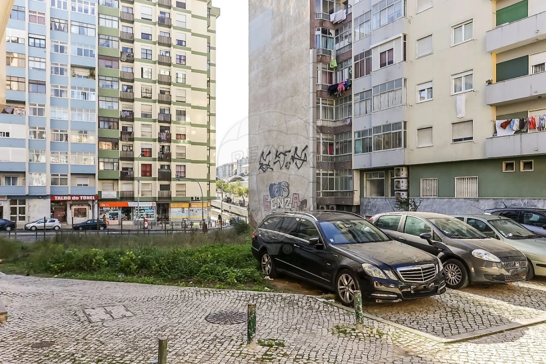 Prédio para Venda em Cacém e São Marcos Foto 5