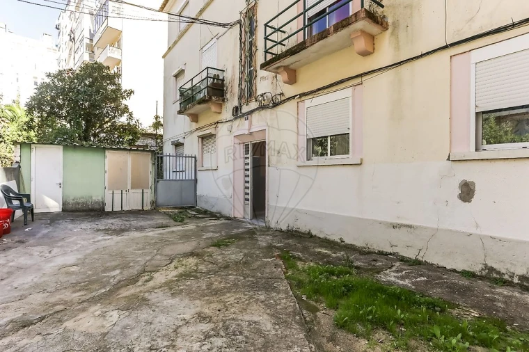 Prédio para Venda em Cacém e São Marcos Foto 6