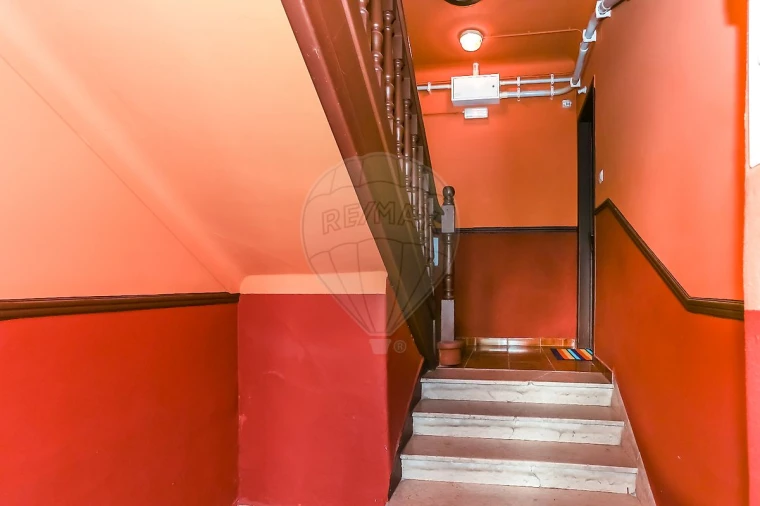 Prédio para Venda em Cacém e São Marcos Foto 7