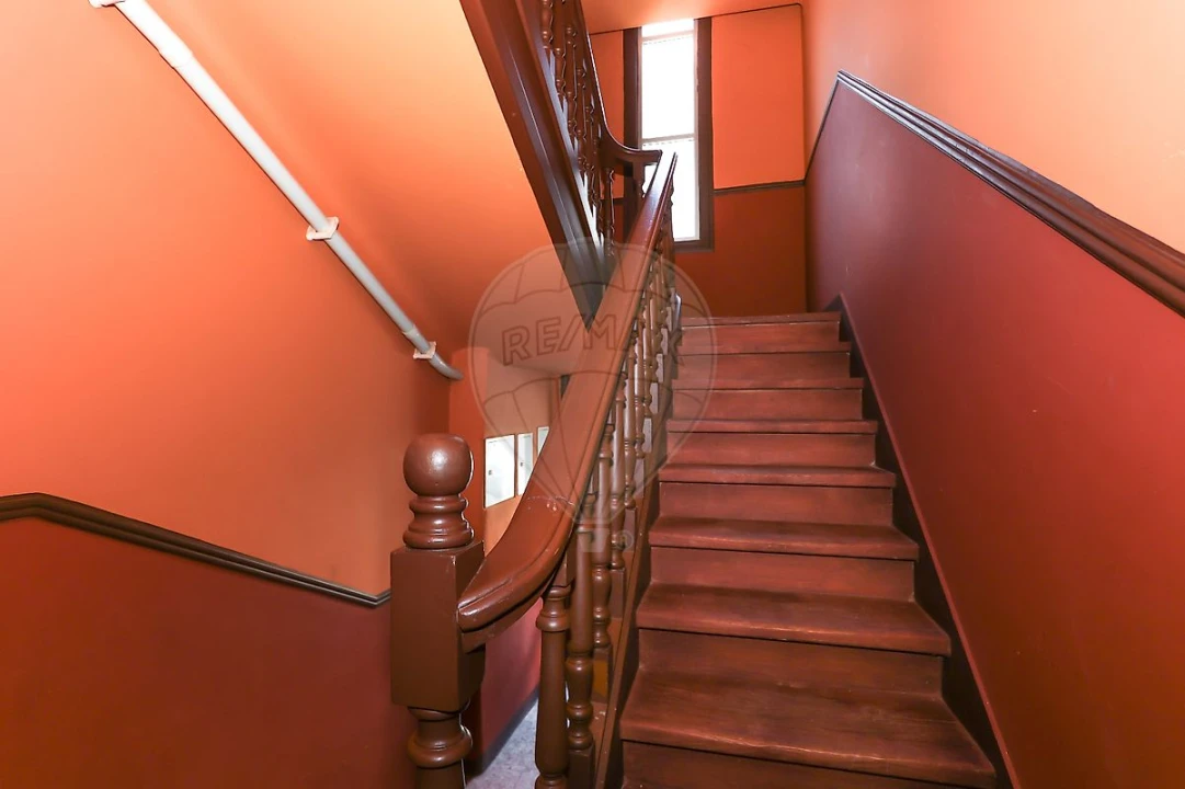 Prédio para Venda em Cacém e São Marcos Foto 8