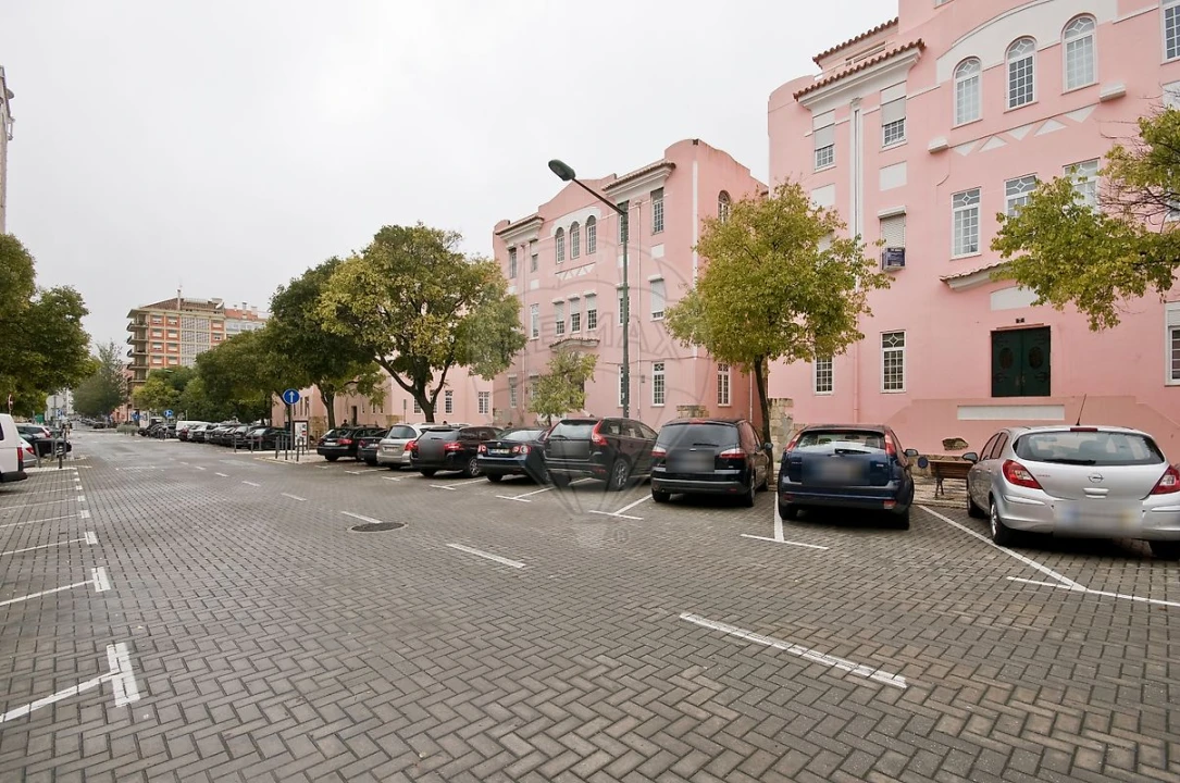 Apartamento T4 para Venda em Areeiro Foto 25