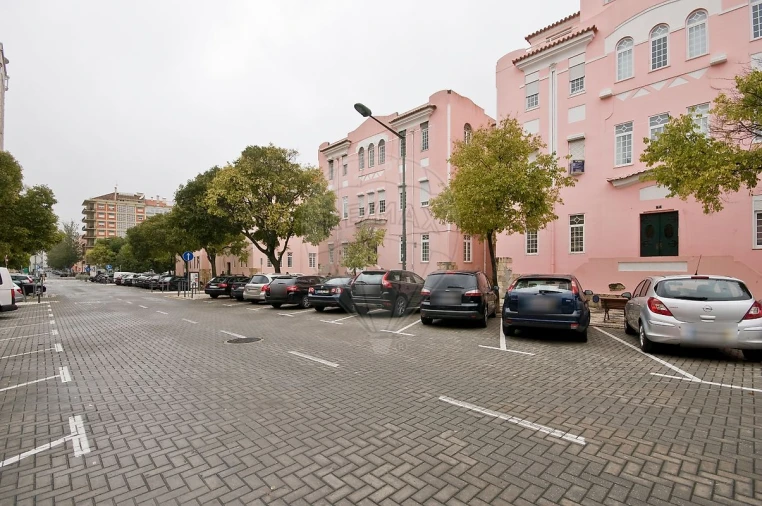 Apartamento T4 para Venda em Areeiro Foto 25