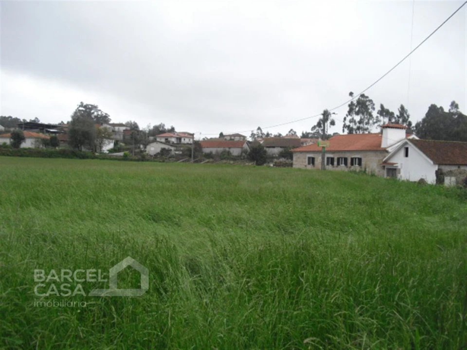 Terreno para Venda em Vila Cova e Feitos Foto 1