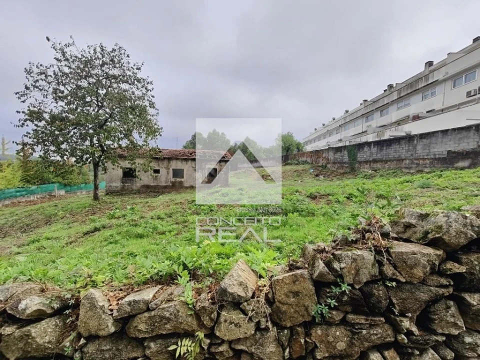 Terreno para Venda em Cidade da Maia Foto 4