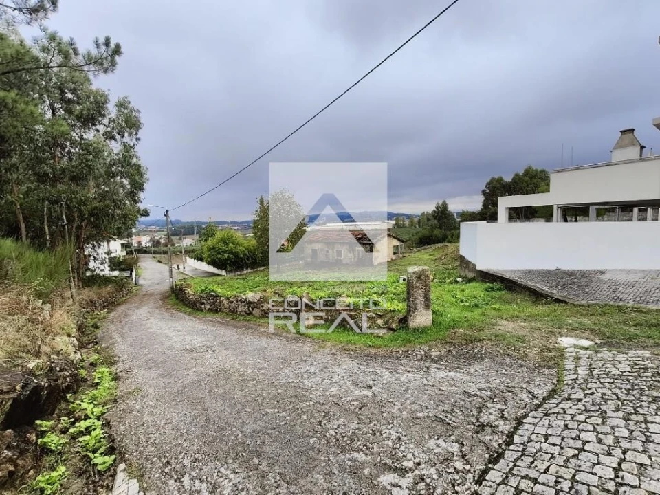 Terreno para Venda em Cidade da Maia Foto 3