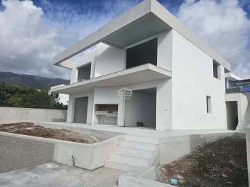 Moradia T2 para Venda em Arco da Calheta