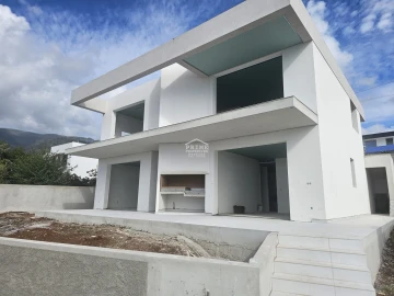 Moradia T2 para Venda em Arco da Calheta