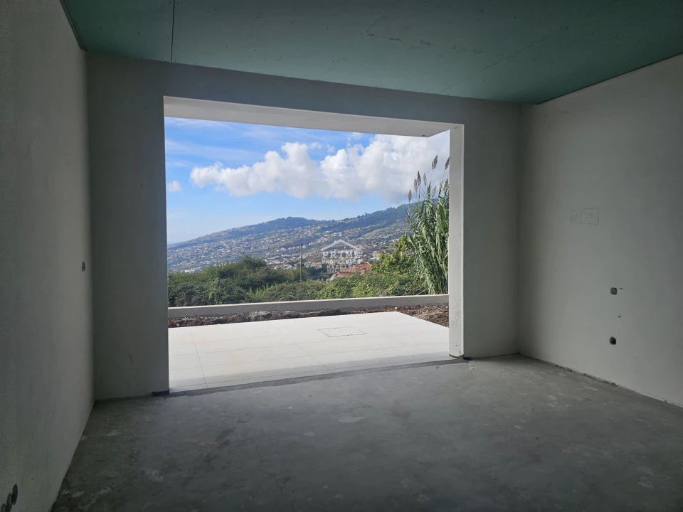 Moradia T2 para Venda em Arco da Calheta Foto 32